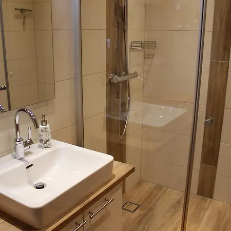 Eggenhofer アパート *