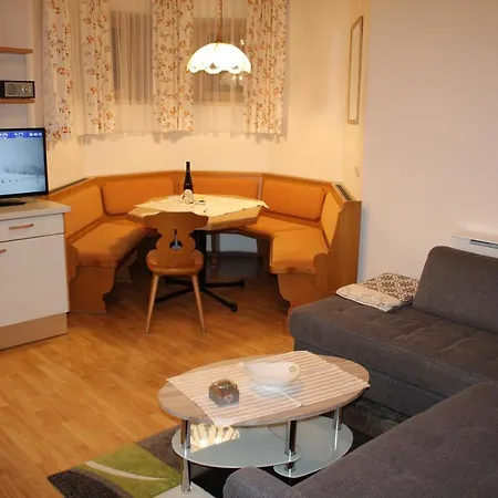 Eggenhofer Apartment *